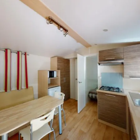 Mobil Avec Terrasse - 4 Pers, 2 - Api-1-52-1237