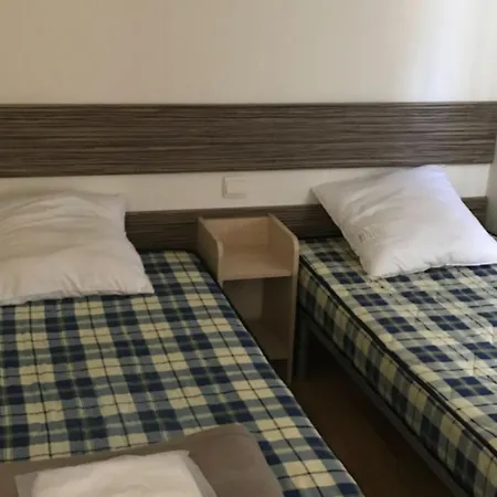 Camping Mobil Avec Terrasse - 4 Pers, 2 - Api-1-52-1237