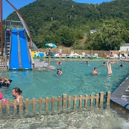 Camping Mobil Avec Terrasse - 4 Pers, 2 - Api-1-52-1237 Vic-sur-Cère