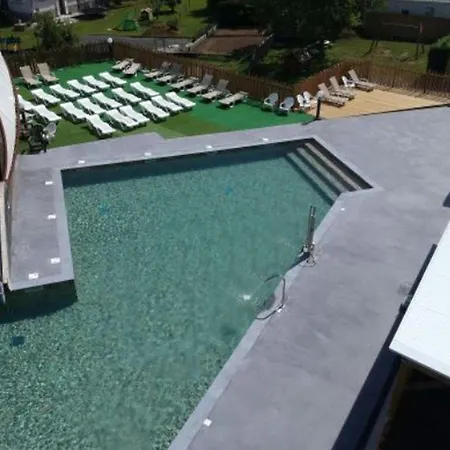 Camping Mobil Avec Terrasse - 4 Pers, 2 - Api-1-52-1237