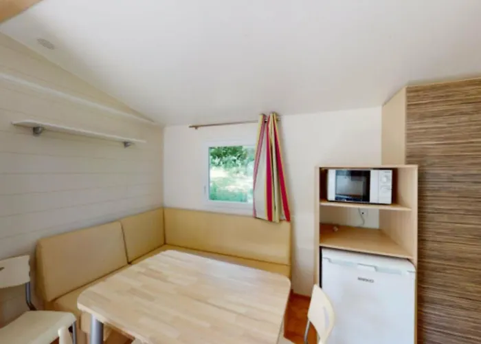 Mobil Avec Terrasse - 4 Pers, 2 - Api-1-52-1237 Camping Vic-sur-Cère